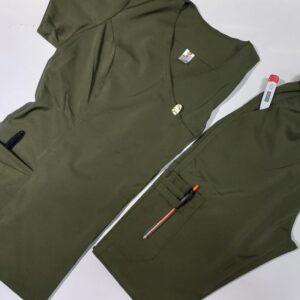 Promoción Uniforme Verde Militar Cuello Cruzado Lotus Lycra Lafayette