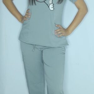 Promocion Uniforme Cuello V Gris Perla Bordado Tom Lotus Lycra Lafayette